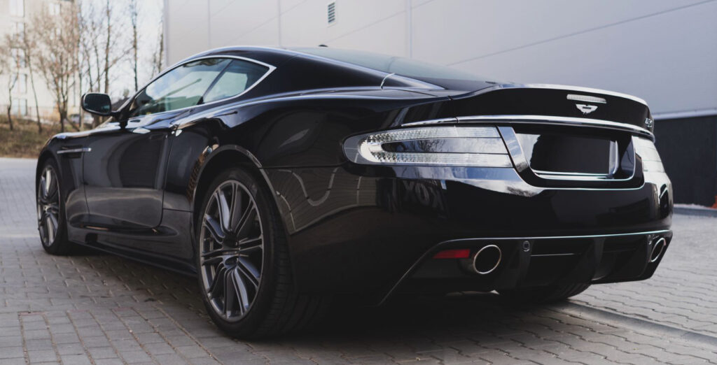 Polerowanie lakieru samochodu Aston Martin – studio HQ Auto Spa Bielsko-Biała