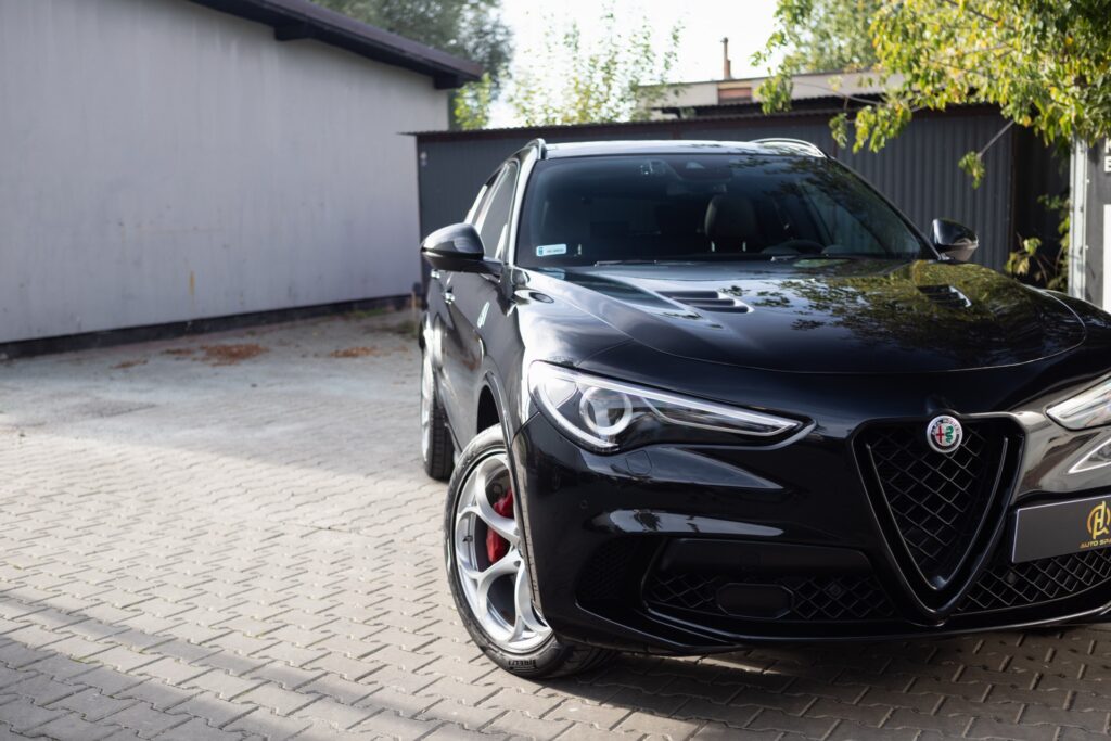 Alfa Romeo Stelvio przed studiem detailingu HQ Auto Spa w Bielsku-Białej